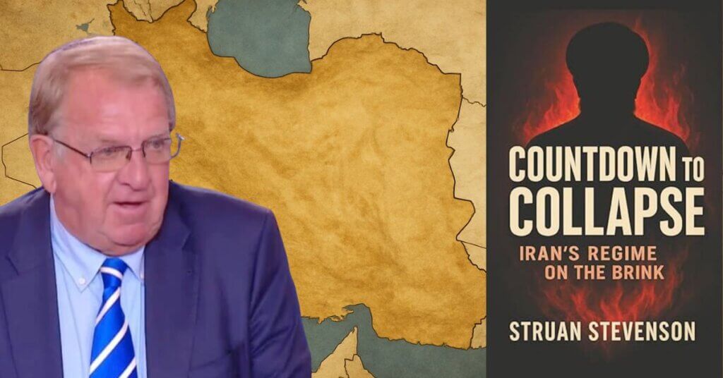 Un homme en costume est présenté devant une carte stylisée de l’Iran, à côté d’une couverture de livre évoquant l’effondrement imminent du régime iranien.