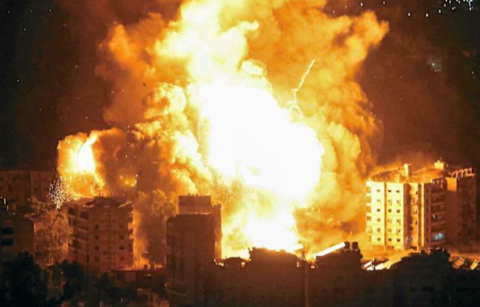 Israel-Iran Bombings Continue as U.S. Has Not Decided Whether to Intervene with Strikes