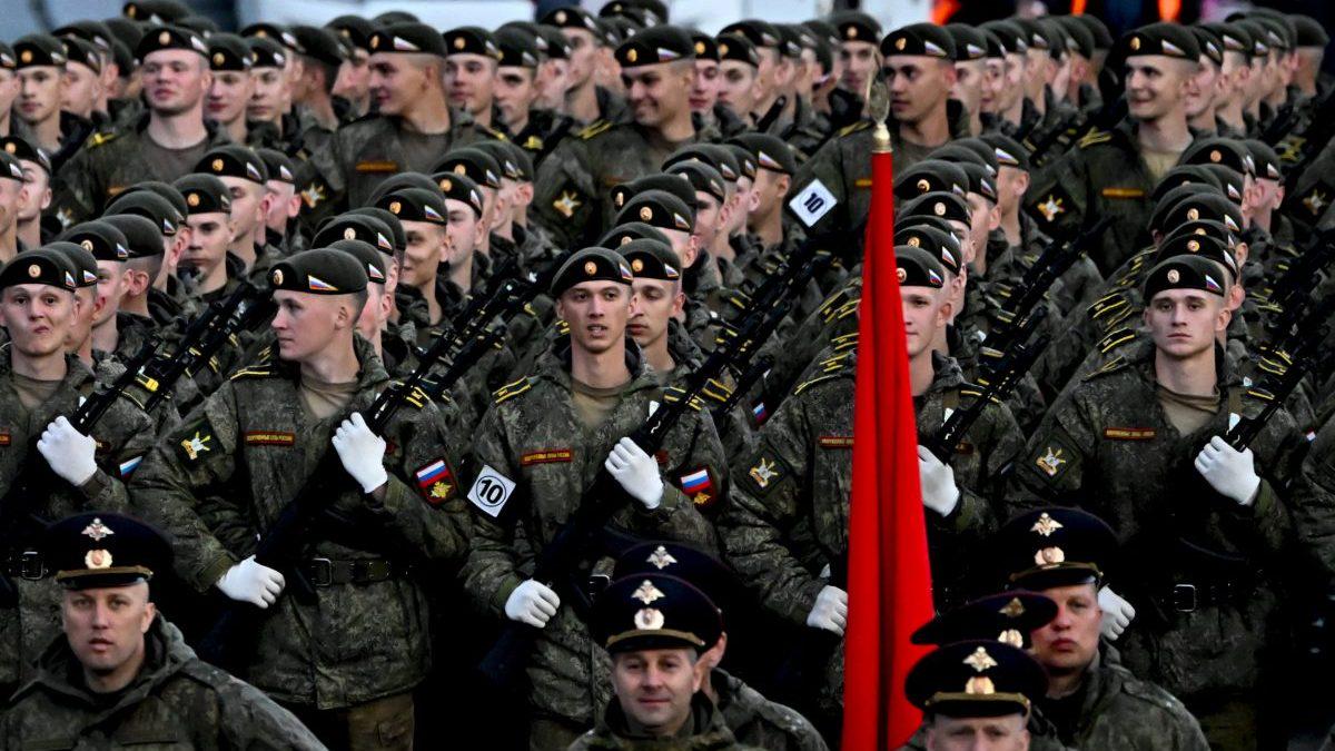 Putin is building a larger, stronger army. Peace in Ukraine will only help him