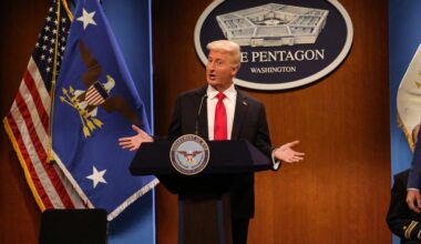 'SNL' Cold Open Skewers Trump Over New Jeffrey Epstein Photos