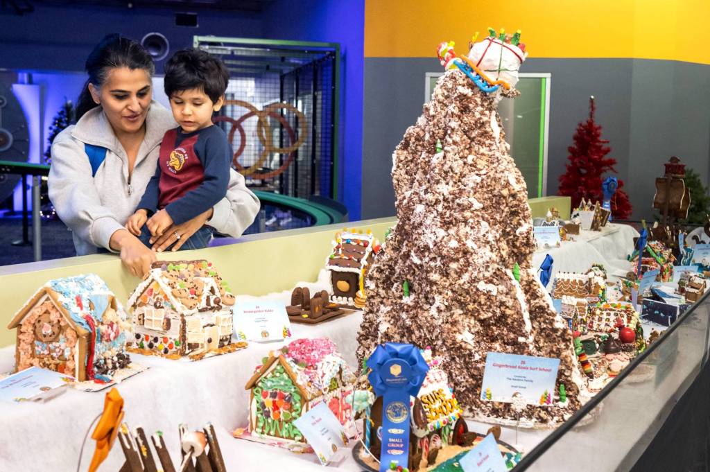 Children have a blast with “science of gingerbread” at Discovery Cube in Sylmar – Daily News
