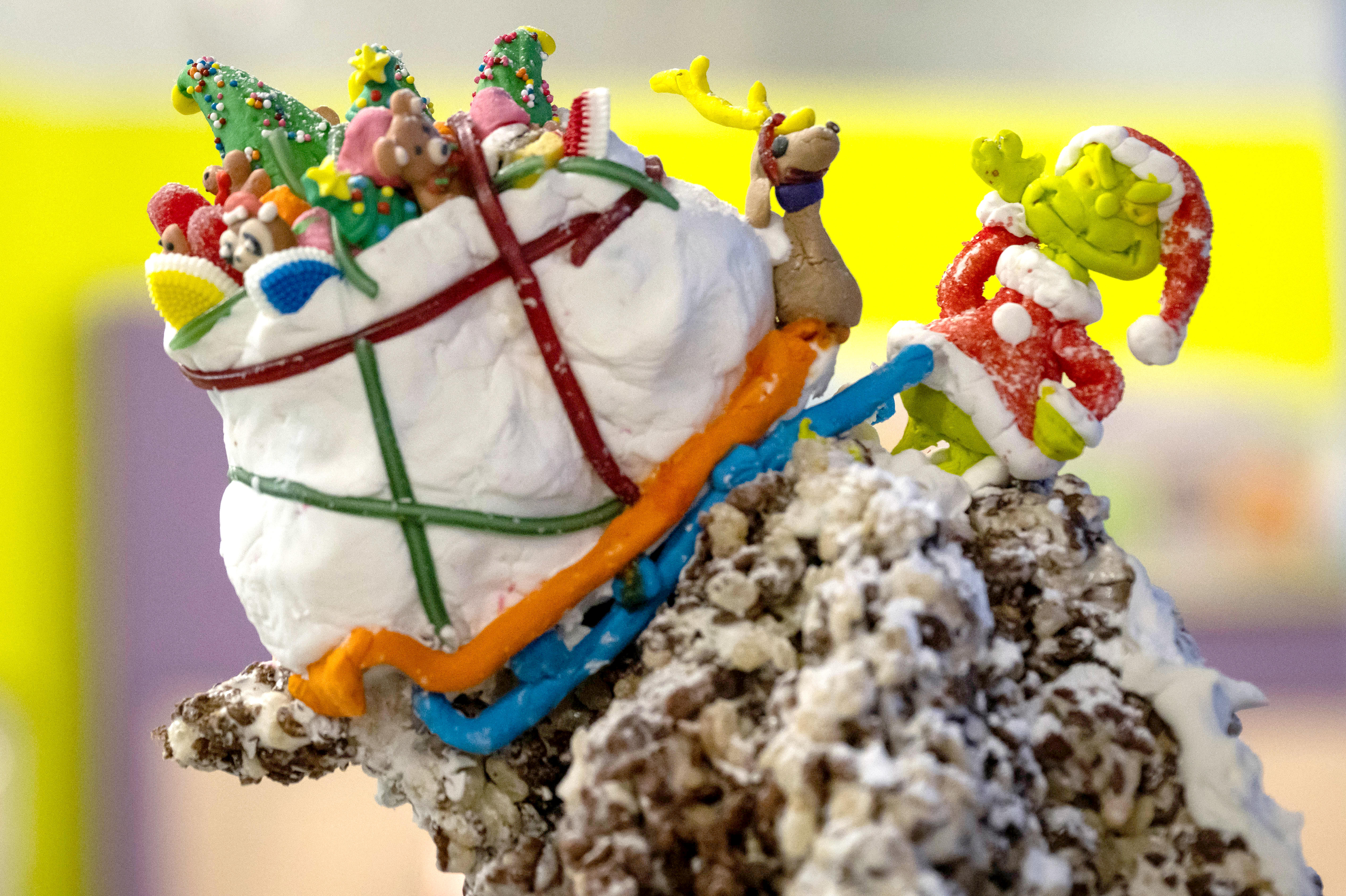 A detail of âHow Could It Be Soâ gingerbread house...