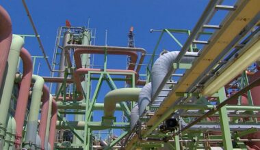 The REFINER Act would require the National Petroleum Council to submit a report to Congress with recommendations for increasing refining capacity.