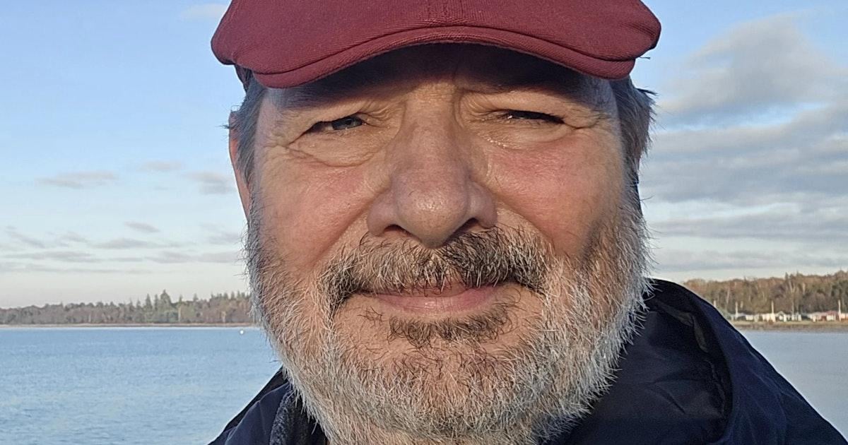 [borgerforslag det skal være muligt at kunne betale med kreditkort udenom apps på ladestanderne] Erik er træt af ladebøvl, så han har stillet et lovforslag