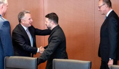 U.S. Envoys Meet Zelensky, Who Offers a Compromise on Security