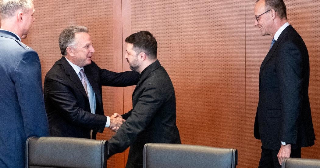 U.S. Envoys Meet Zelensky, Who Offers a Compromise on Security