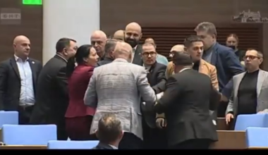 "Бой"в парламента