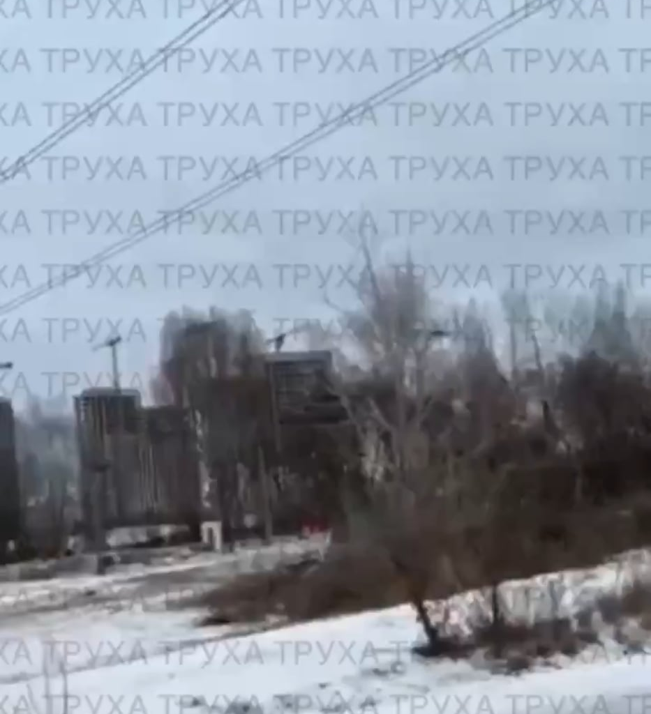 Shahed crashes into power lines during today's russian terrorist attack on Kyiv