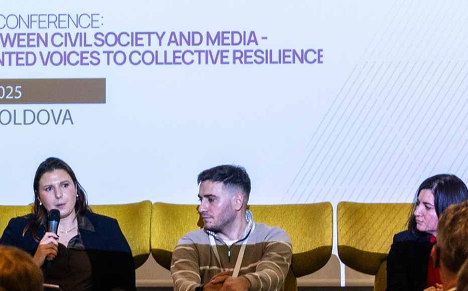 Speakers at the ICDC event, from left: Mihail Sirkeli, Executive Director, NOKTA; Andrei Curararu, Policy and Security Expert, Watchdog.md; Martina Karapusheva, Project Manager, GIZ Moldova; Alexandru Ghetan, Project Manager, Youth Media Centre; Irina Tabaranu, Journalist and Co-Founder, Zona de Securitate; Olga Guțuțui, Team Lead and Programme Manager for Moldova, International Media Support; Petru Macovei, Executive Director, Association of Independent Press.