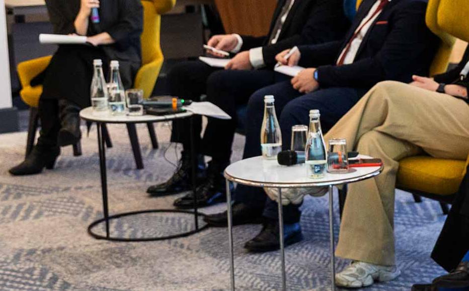 (From L)Ana Sârbu, event moderator; Kamil Basaj, Founder and President, INFO OPS Poland Foundation; George Melashvili, Founder & President, Europe-Georgia Institute; Anastasiia Romaniuk, Analyst, Civil Network OPORA (Ukraine); Ana Mocanu, Funky Citizens (Romania); Ugis Libietis, Researcher, Latvian Institute of International Affairs; Tomas Kazulenas, Director & Co-Founder, Civic Resilience Initiative (Lithuania).