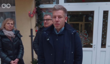 MP:"Megtört a jég! Már nem merik megakadályozni a fideszes politikusok, hogy karácsonyi ajándékot vigyünk az otthonokban nevelkedő gyermekeknek."