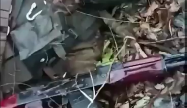 Ukrainian paratroopers took out Russian soldiers in the Pokrovsk direction and filmed the aftermath. Published 02.12.2025 [NSFW]