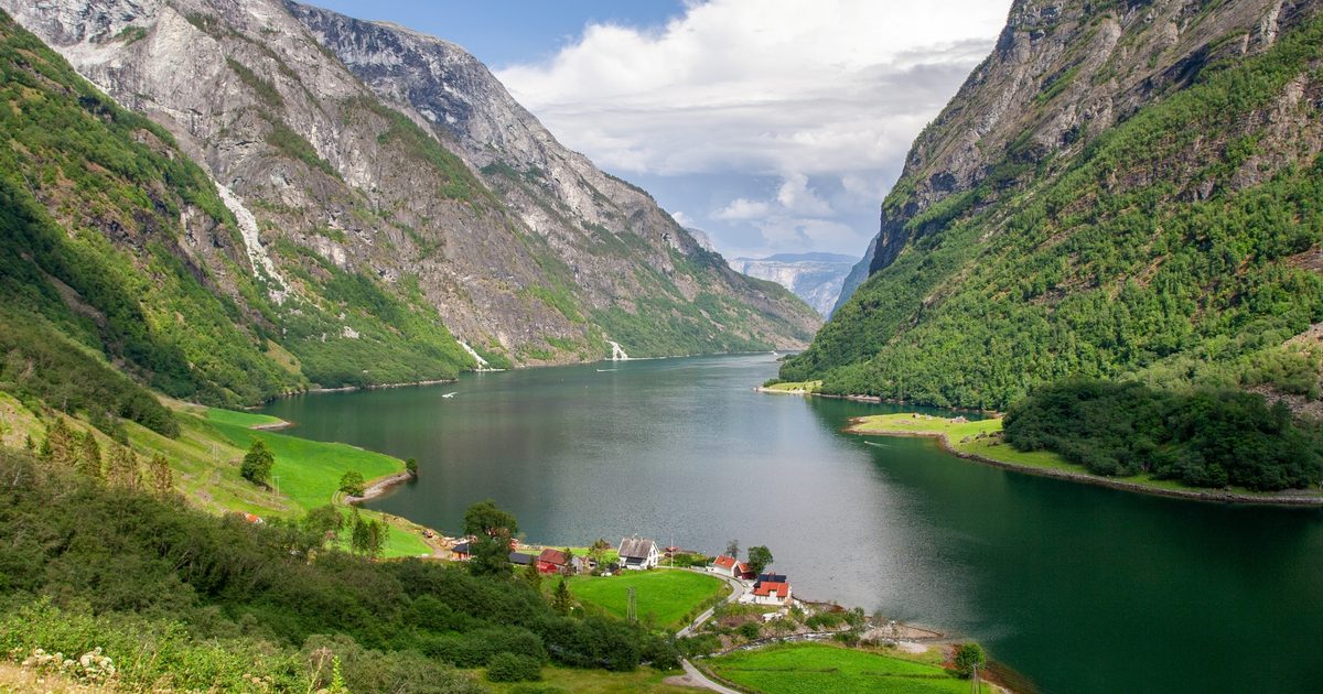 Up Norway Travel - The Manual