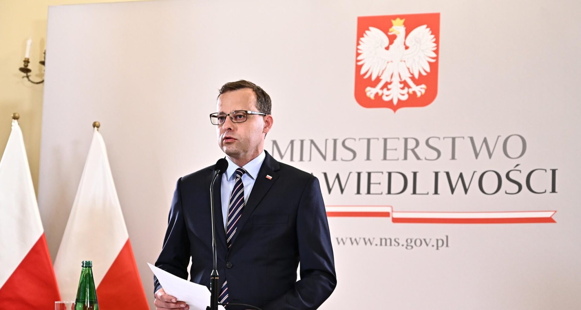 Court cancels European Arrest Warrant for Polish opposition politician, citing government rights violations