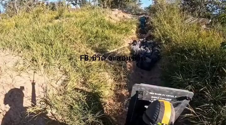 Thai forces clearing Cambodian soldier trenches with their M16A1 rifles. (December 2025)