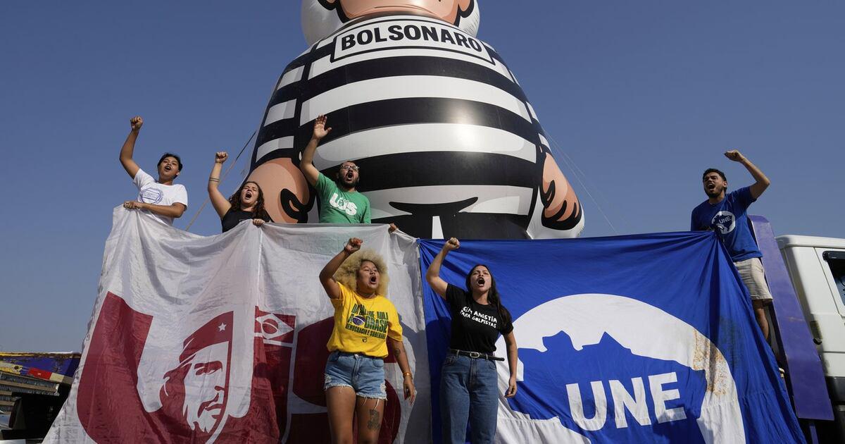 Fleeing Bolsonaro ally arrested in Paraguay after coup conviction