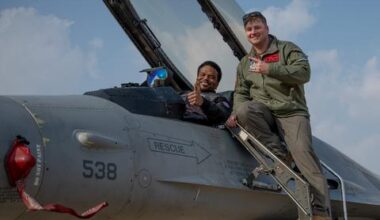 ‘The Office’ star brings holiday cheer to troops in South Korea