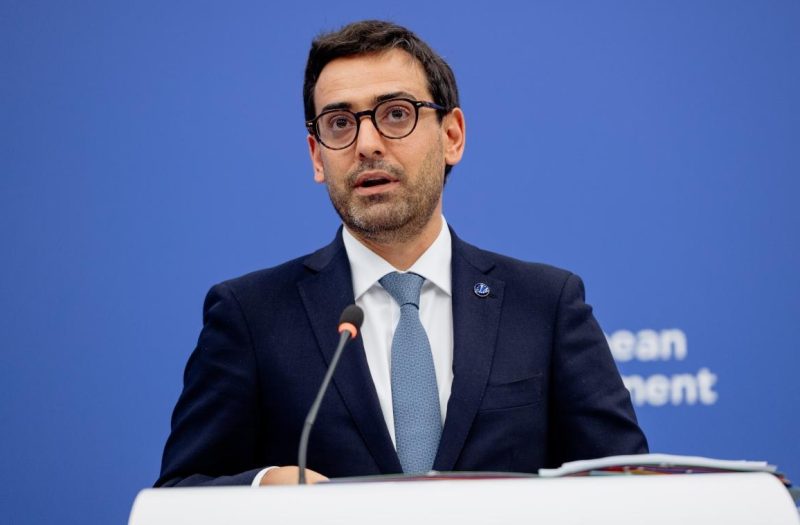 EU should fire trade bazooka if China de-risking fails, says industry chief