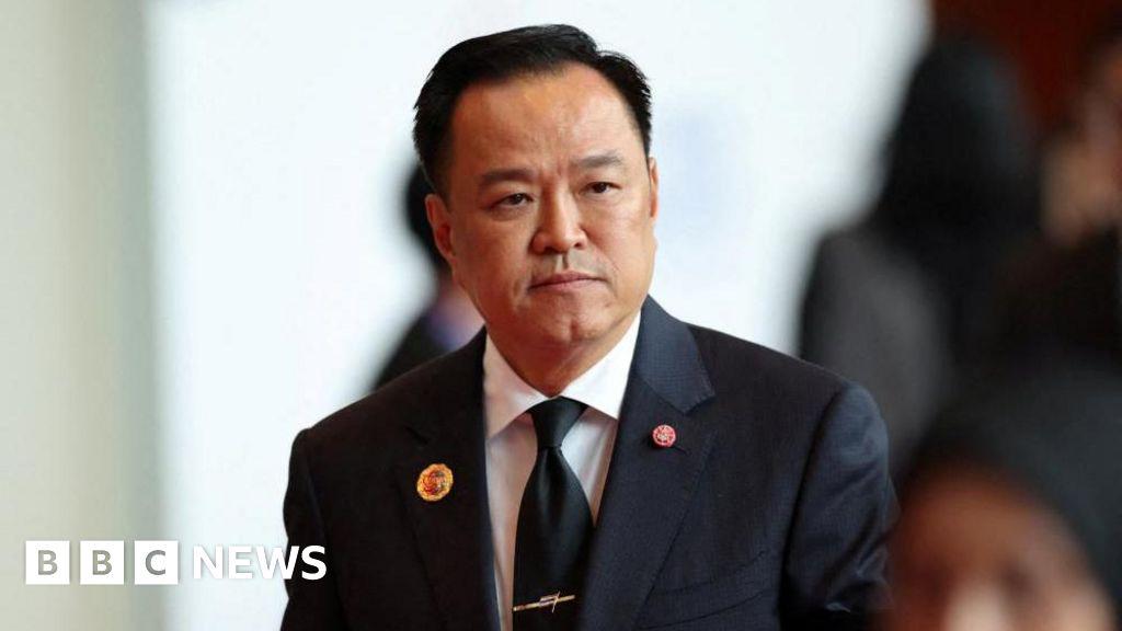 Thai PM dissolves parliament to 'return power to people' - BBC News