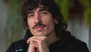 Héctor Bellerín: "I think LGTBQ groups don't feel represented or comfortable in men's football stadiums. I have lots of friends whom I've invited to a match and they didn't want to come out of fear"