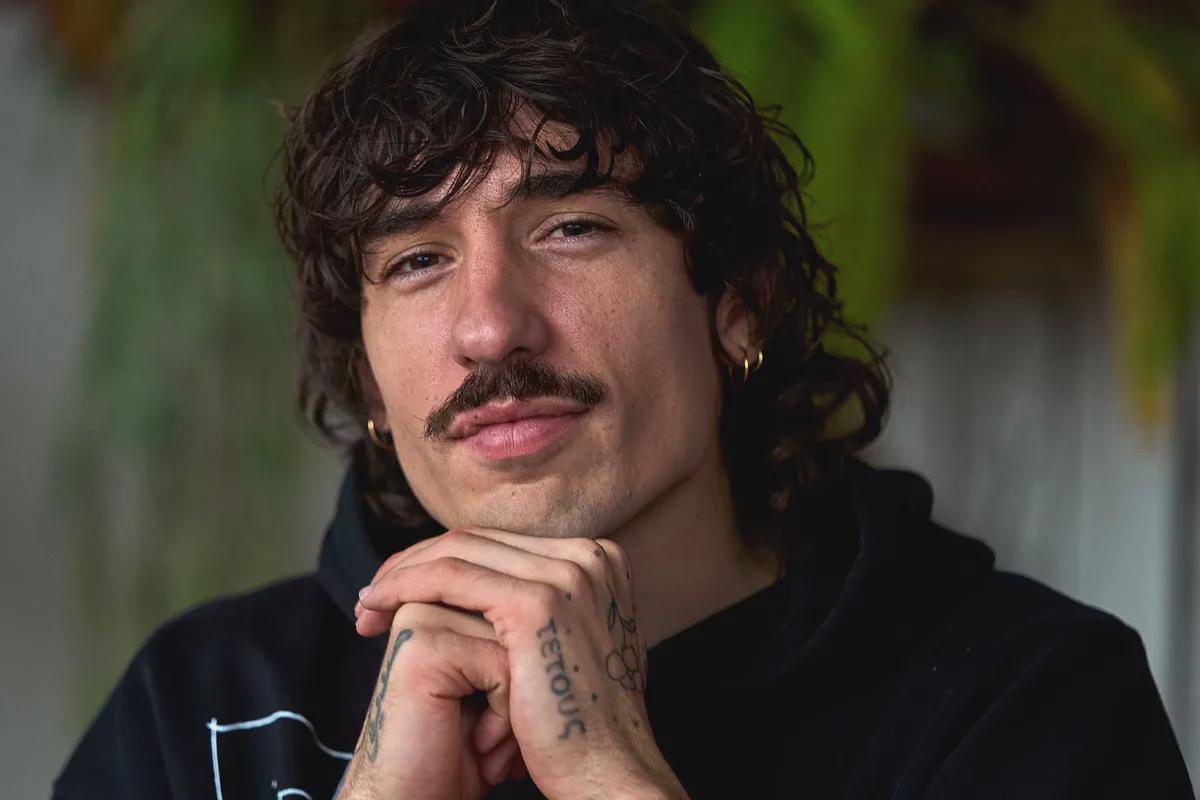 Héctor Bellerín: "I think LGTBQ groups don't feel represented or comfortable in men's football stadiums. I have lots of friends whom I've invited to a match and they didn't want to come out of fear"