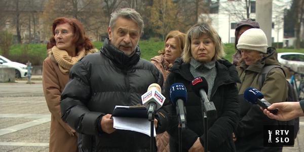 Skupina državljanov predlaga uvedbo cerkvenega davka