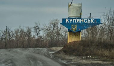 Encircled Russian troops in Kupiansk resupplied...with flags, not food