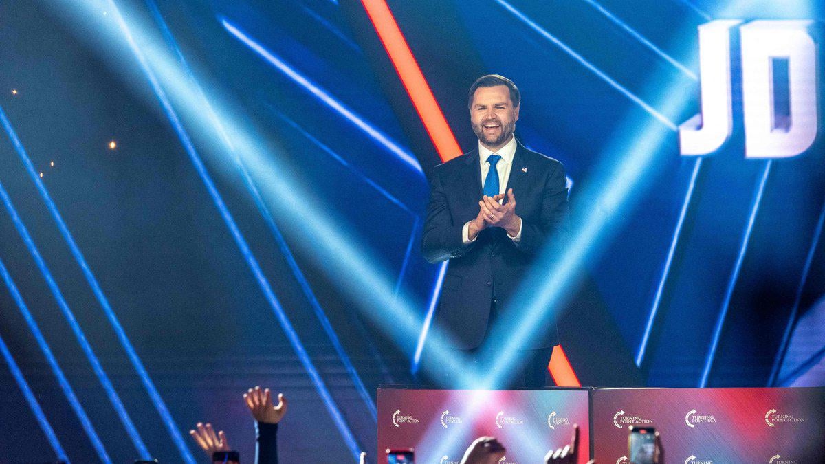 "Des personnes capables de nuire très gravement aux États-Unis" : JD Vance met en garde contre les armes nucléaires françaises et britanniques