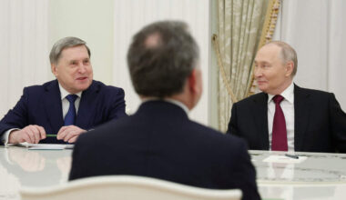 Poetin wil nog altijd ‘vredesakkoord’ op zijn voorwaarden en probeert wig te drijven tussen VS en Europa