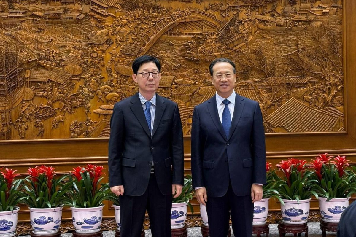 S. Korea calls for China's role in fostering conditions to resume talks with N. Korea