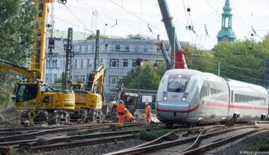 How Germany's Deutsche Bahn aims to fix chronic delays – DW – 12/23/2025