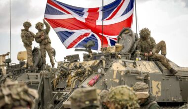 War with Russia would see British graves cover eastern Europe, ex-Nato General warns