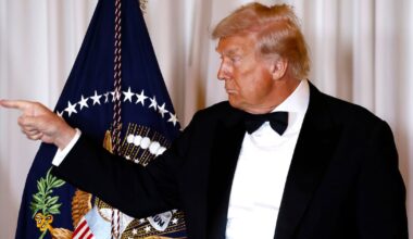 Immigrants ‘Plucked Out’ of Oath Ceremony Lines After Trump Order