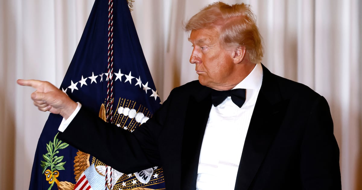 Immigrants ‘Plucked Out’ of Oath Ceremony Lines After Trump Order