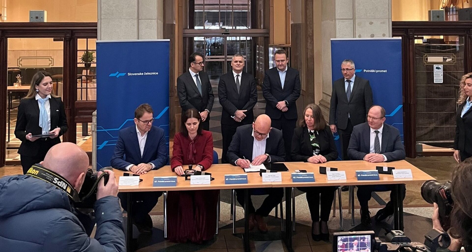 Slovenia signs contracts for passenger rolling stock