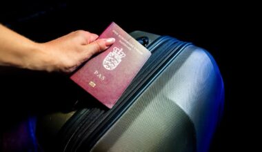 Anna Halskov er født i Taiwan, men må ikke få det skrevet i sit danske pas. "Hun kunne nemlig ikke få skrevet Taiwan på som fødested, som der ellers stod i hendes tidligere danske pas."