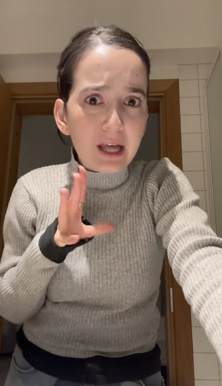 woman talking to tiktok viewers