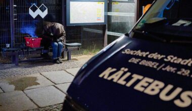 Kältebus der Berliner Stadtmission in Brand gesteckt