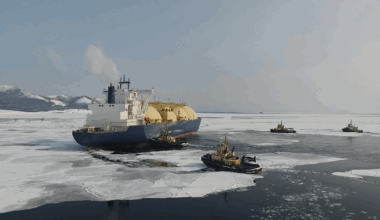 Sovcomflot Gets First Russian Tanker for Arctic LNG 2