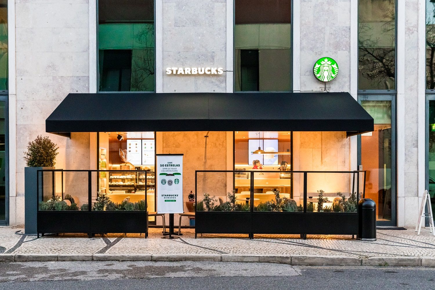 Starbucks continues Portugal expansion - The Portugal News