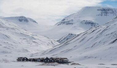 How to Take a Magical Winter Trip to Iceland—With Northern Lights, Gorgeous Inns, and Frozen Waterfalls