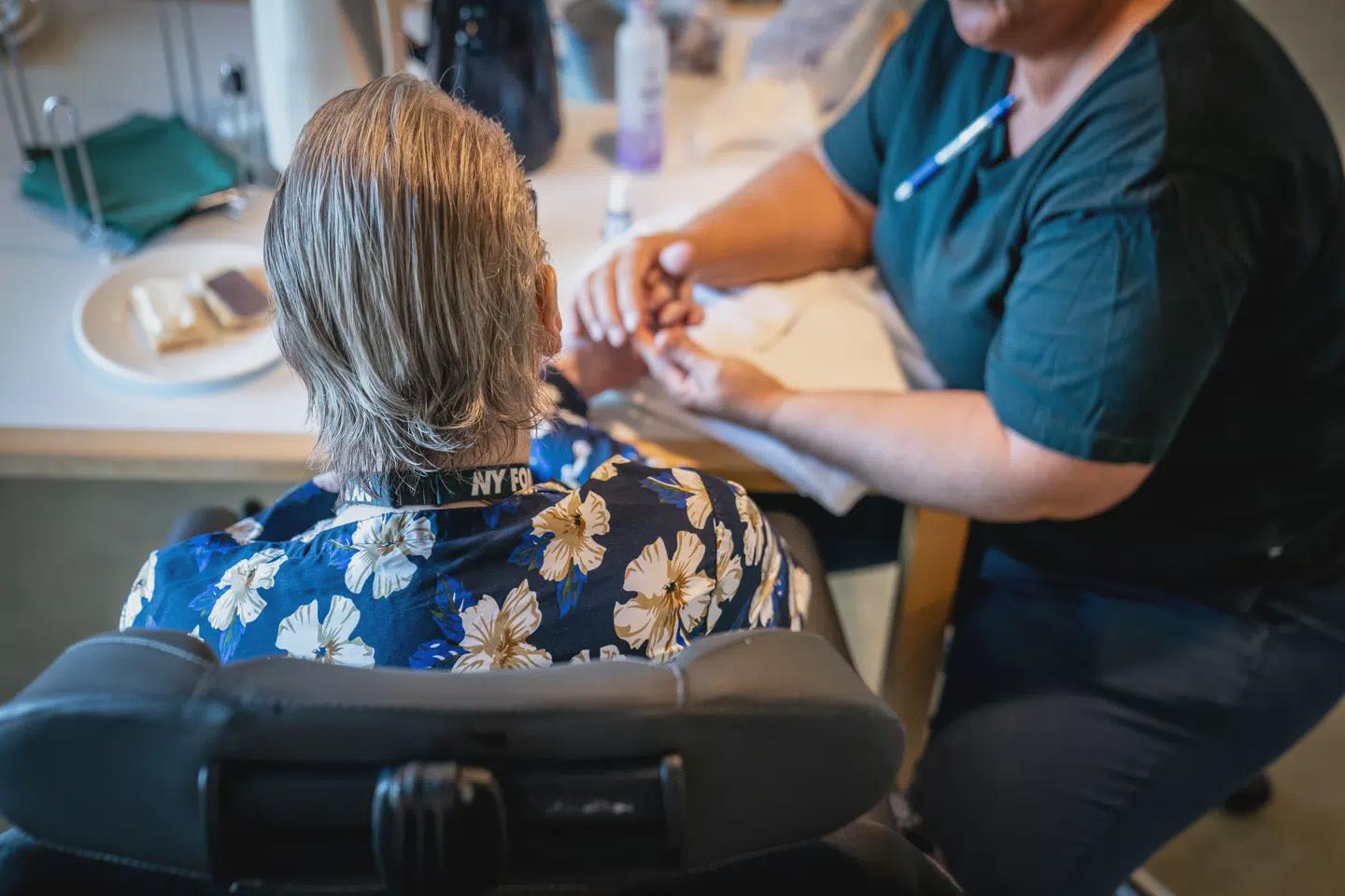 Nye tal overrasker forskere: Ældreplejen ville kollapse uden udlændinge