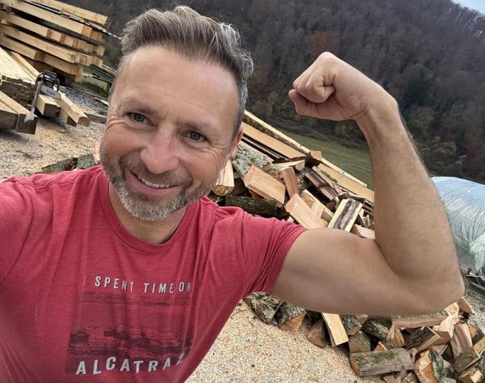 Miru Pačniku, ki je “obglavil” Titov kip v Velenju, grozi večletna zaporna kazen – vse do 8 let