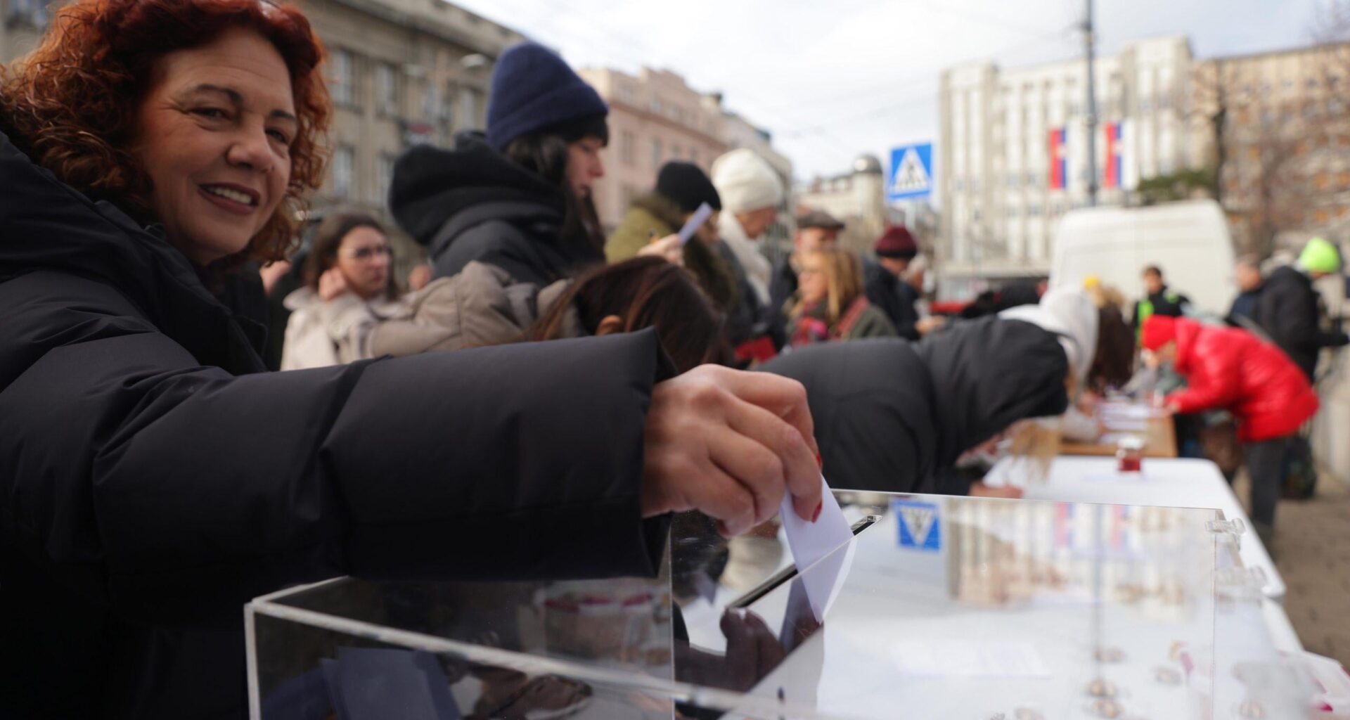 Vučić elfogadta a kormányelles tüntetők fő követelését: 2026-ban előrehozott választások lesznek Szerbiában