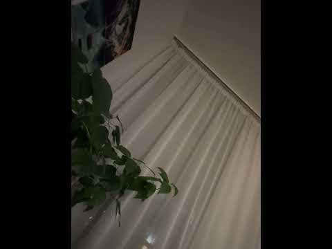 Annoying humming noise from the window