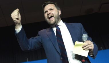 EA on War and Politics 24: Can J.D. Vance and Trump Administration's "Anti-Ukraine" Faction Bail Out Putin?