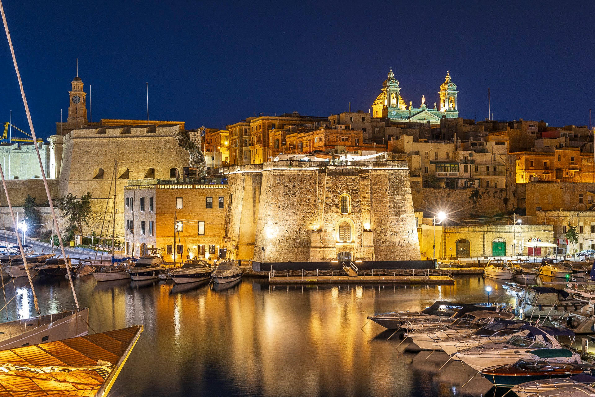 Cugó Gran Macina hotel has views of the Grand Harbour in Valletta