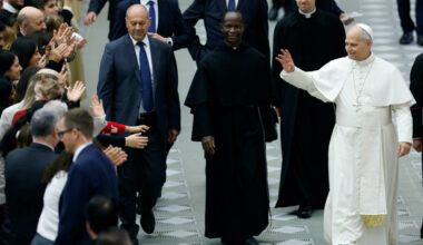 Pope offers gentle critique of Vatican culture in Christmas greeting reminiscent of past