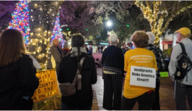 Crowd gathers in Sarasota calling for Immigration reform