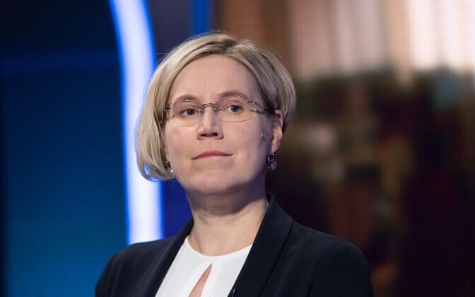 Kaitsevägi, keelenõue ja põhiseadus